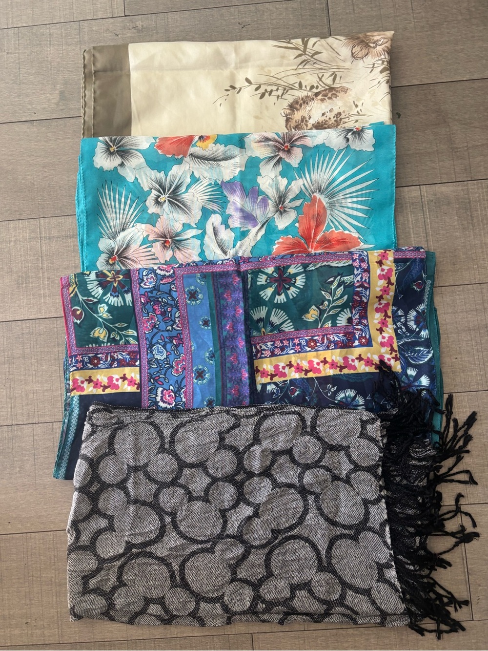 ⭐️3/$20⭐️ALL 4-Mickey Mouse, 1 Lion Motif, 1 Vince Camuto, 1 Floral Scarf